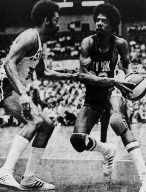 Willie_Wise_and_Julius_Erving_(2)